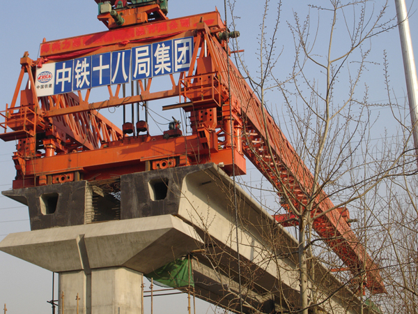 城市輕軌架橋機(jī)